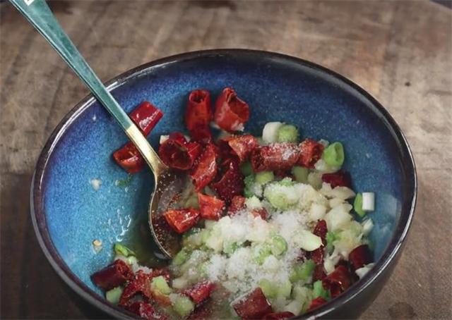 为什么酒店的蒸胡萝卜丝那么好吃?原来做法有诀窍,看一遍就学会休闲区蓝鸢梦想 - Www.slyday.coM 为什么酒店的蒸胡萝卜丝那么好吃?原来做法有诀窍,看一遍就学会休闲区蓝鸢梦想 - Www.slyday.coM