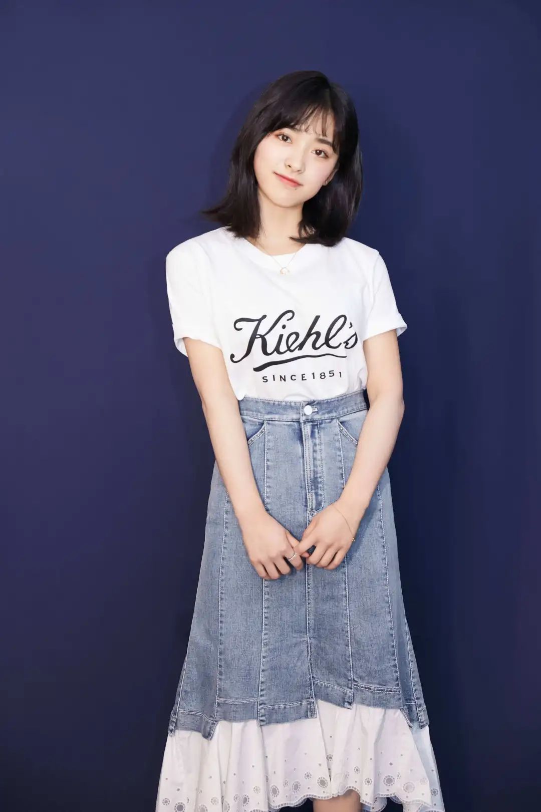 沈月孙宁又被拍男方帮忙拿行李一路打打闹闹