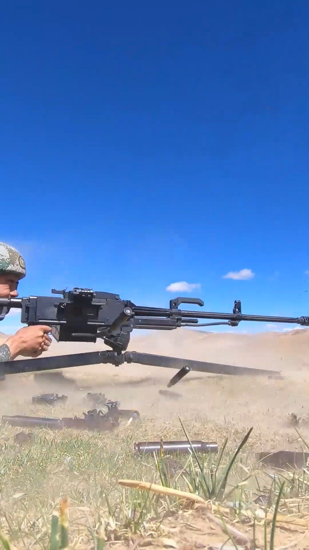 原声来了沉浸式感受重机枪实弹射击