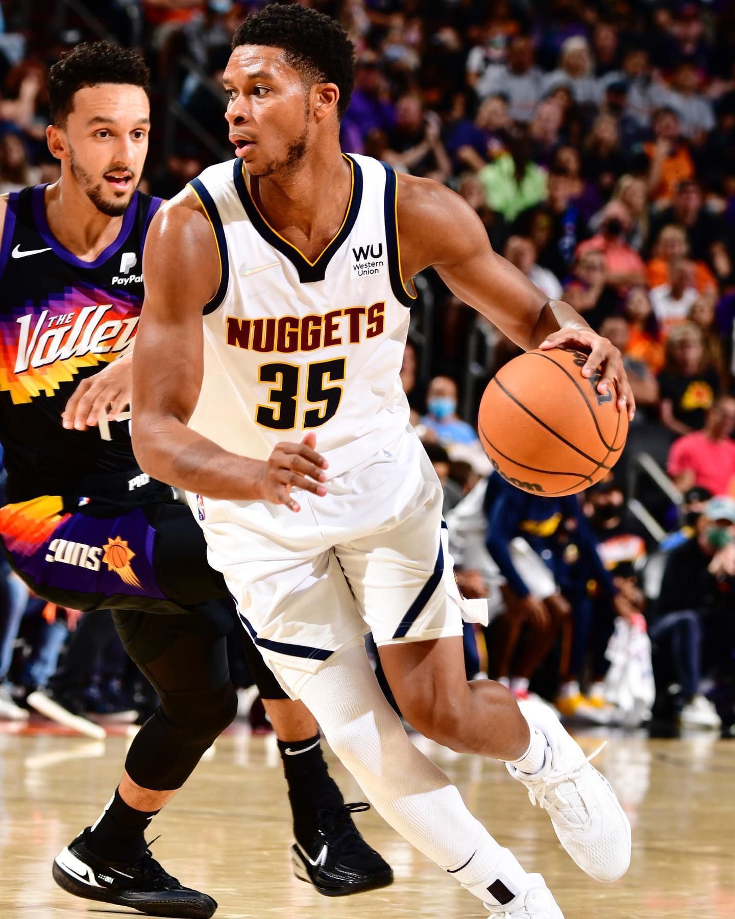 侧翼自由球员:pj-多齐尔 多齐尔今年25岁