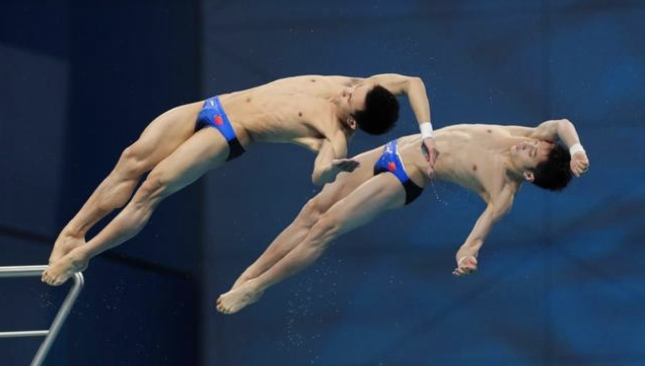 跳水第99金！男双10米台：练俊杰杨昊6个满分，领先40.08分夺冠休闲区蓝鸢梦想 - Www.slyday.coM