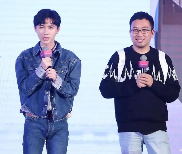 胡歌驼背像小老头,张子枫走路似老大爷,仪态差,颜值再高也白搭休闲区蓝鸢梦想 - Www.slyday.coM 胡歌驼背像小老头,张子枫走路似老大爷,仪态差,颜值再高也白搭休闲区蓝鸢梦想 - Www.slyday.coM