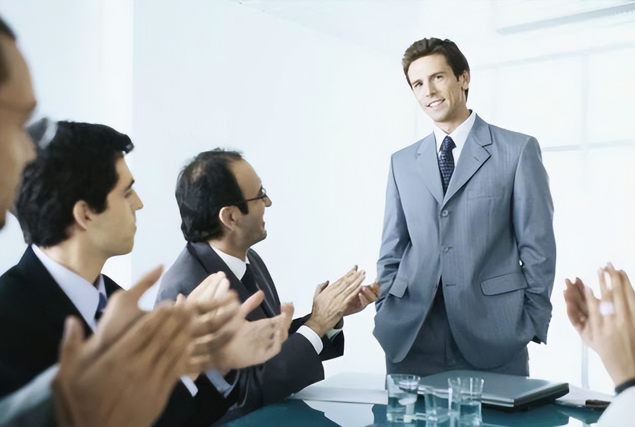 为什么说35岁就是职业发展的一道坎?听听过来人怎么说休闲区蓝鸢梦想 - Www.slyday.coM 为什么说35岁就是职业发展的一道坎?听听过来人怎么说休闲区蓝鸢梦想 - Www.slyday.coM