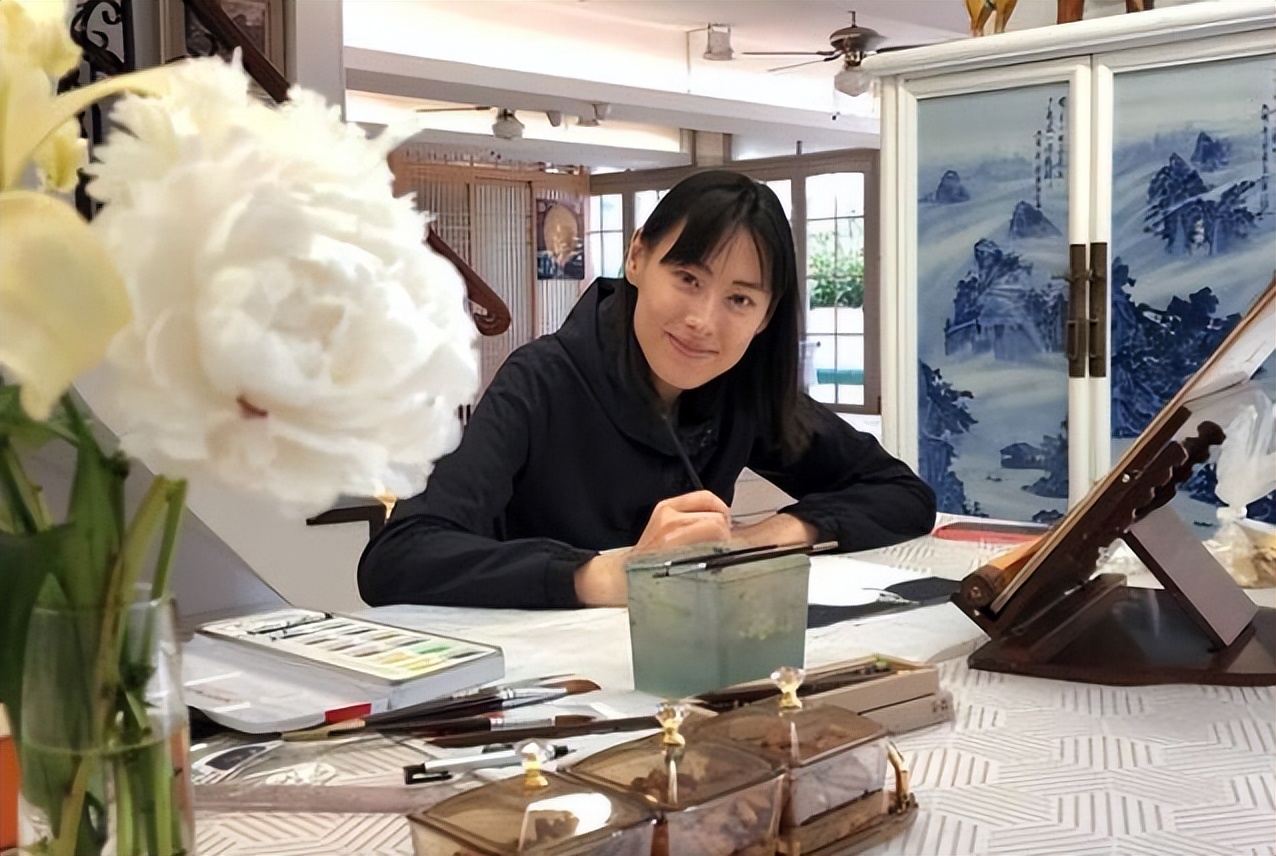 34岁梁洛施近照变化大，带着个儿子低调生活，不见李泽楷的身影休闲区蓝鸢梦想 - Www.slyday.coM