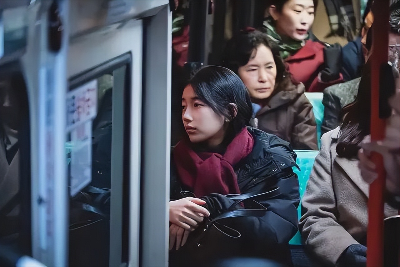 刚开播就被誉为剧版《寄生虫》,这部惊艳新剧不该被忽略!休闲区蓝鸢梦想 - Www.slyday.coM 刚开播就被誉为剧版《寄生虫》,这部惊艳新剧不该被忽略!休闲区蓝鸢梦想 - Www.slyday.coM