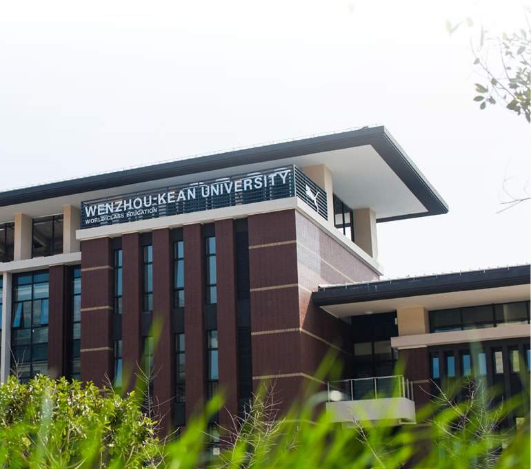 读研好去处休闲区蓝鸢梦想 - Www.slyday.coM