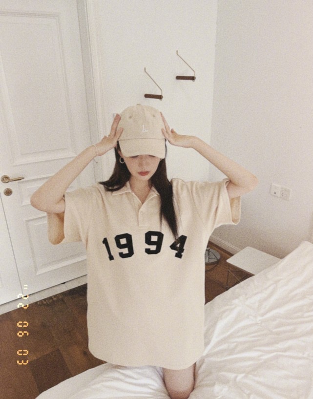 徐璐穿“居家装”甜度爆棚，卡其色温柔又耐看，少女感可太足了休闲区蓝鸢梦想 - Www.slyday.coM