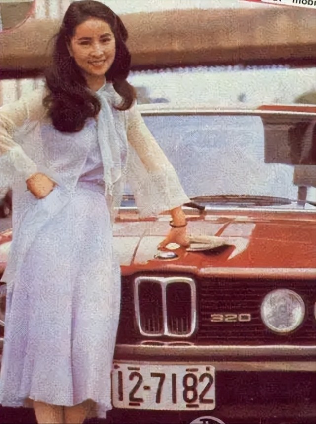 被“林凤娇”惊艳到了,穿衣低调却时髦,与林青霞同框气质也不输休闲区蓝鸢梦想 - Www.slyday.coM 被“林凤娇”惊艳到了,穿衣低调却时髦,与林青霞同框气质也不输休闲区蓝鸢梦想 - Www.slyday.coM