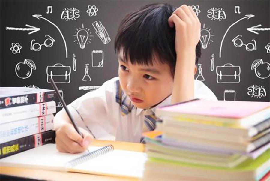 很想问问父母:孩子明明很优秀,为何不去夸赞他们呢?休闲区蓝鸢梦想 - Www.slyday.coM 很想问问父母:孩子明明很优秀,为何不去夸赞他们呢?休闲区蓝鸢梦想 - Www.slyday.coM