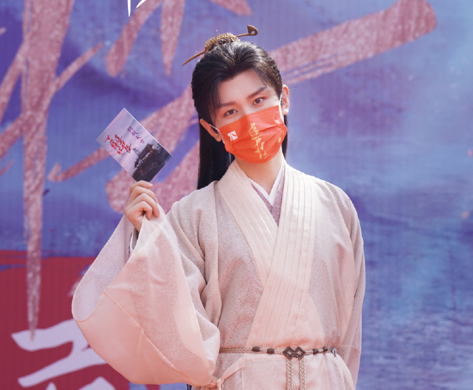 《莲花楼》开拍，成毅古装造型千篇一律，女主人选光颜值就挺惊艳休闲区蓝鸢梦想 - Www.slyday.coM