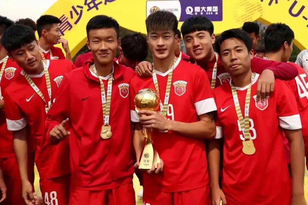 中国青少年足球联赛的名头很大，但关键在于能否扎扎实实打上几年休闲区蓝鸢梦想 - Www.slyday.coM