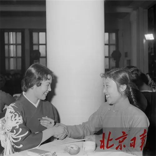 1958年，一个日本芭蕾舞团访华，演出了《白毛女》休闲区蓝鸢梦想 - Www.slyday.coM