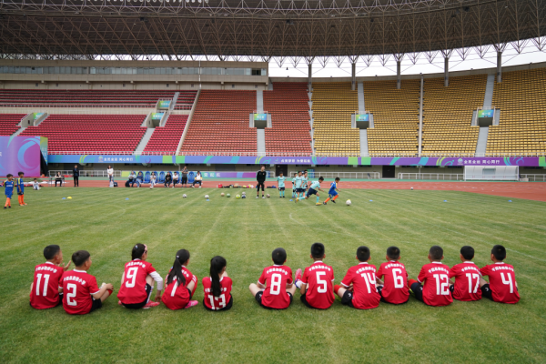 中国青少年足球联赛的名头很大，但关键在于能否扎扎实实打上几年休闲区蓝鸢梦想 - Www.slyday.coM