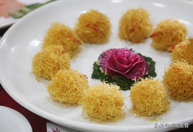 教你在家做金丝虾球,外酥里嫩,味道很好,一口一个停不下来|土豆丝
