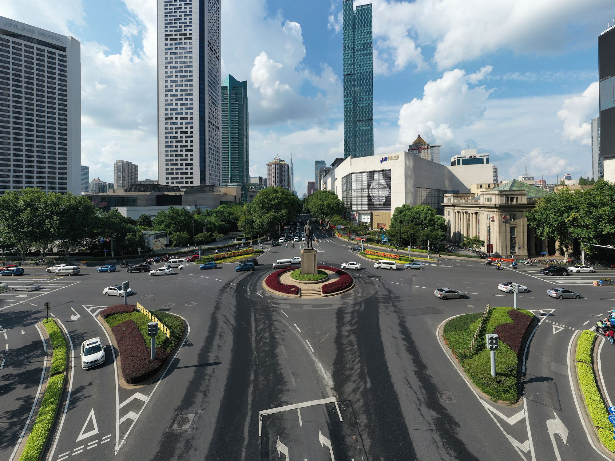 广州市花都区建设北路211号