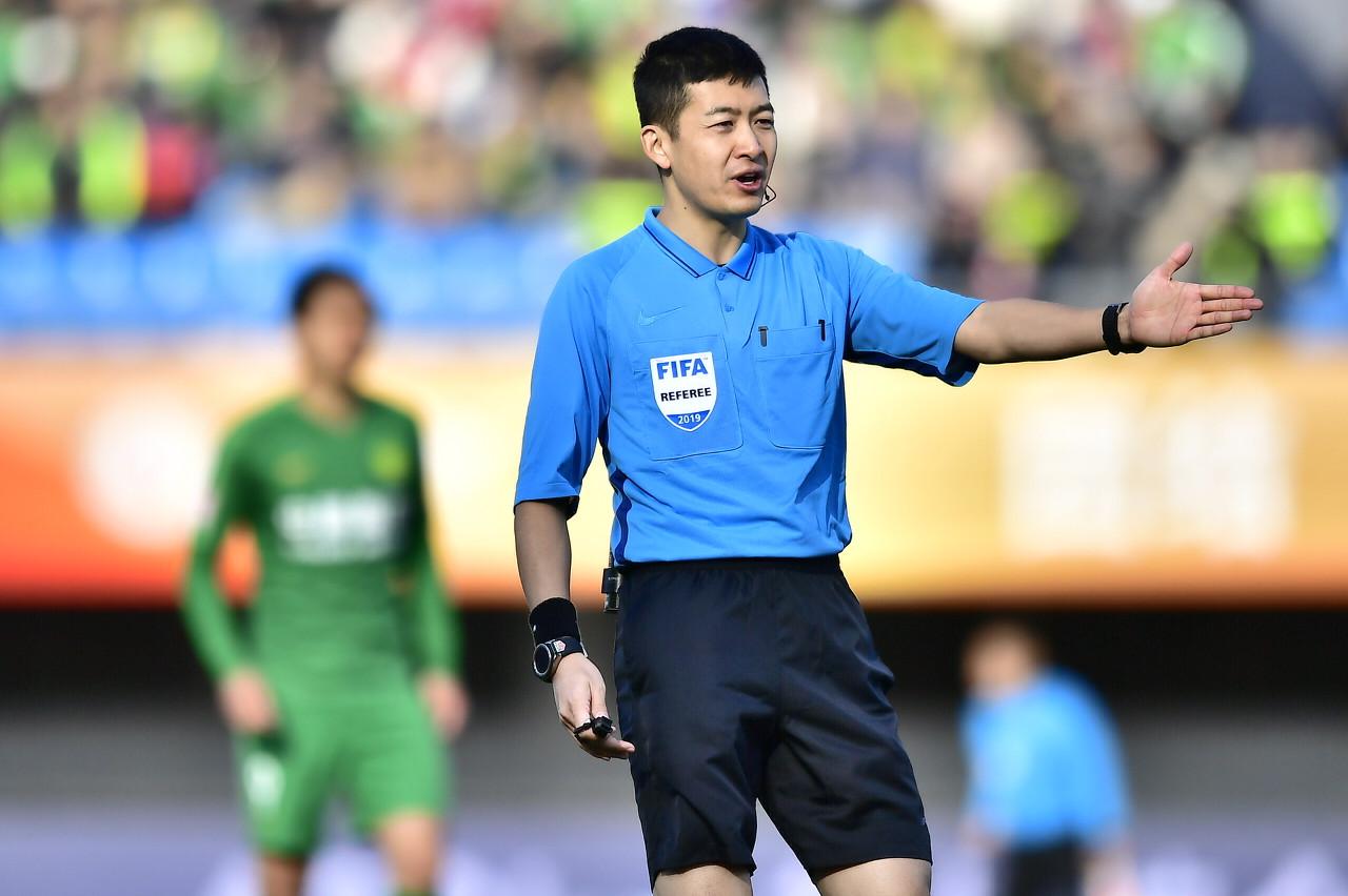 足球报：深圳队被罚也给裁判提了个醒，需控制场内人员情绪反应休闲区蓝鸢梦想 - Www.slyday.coM