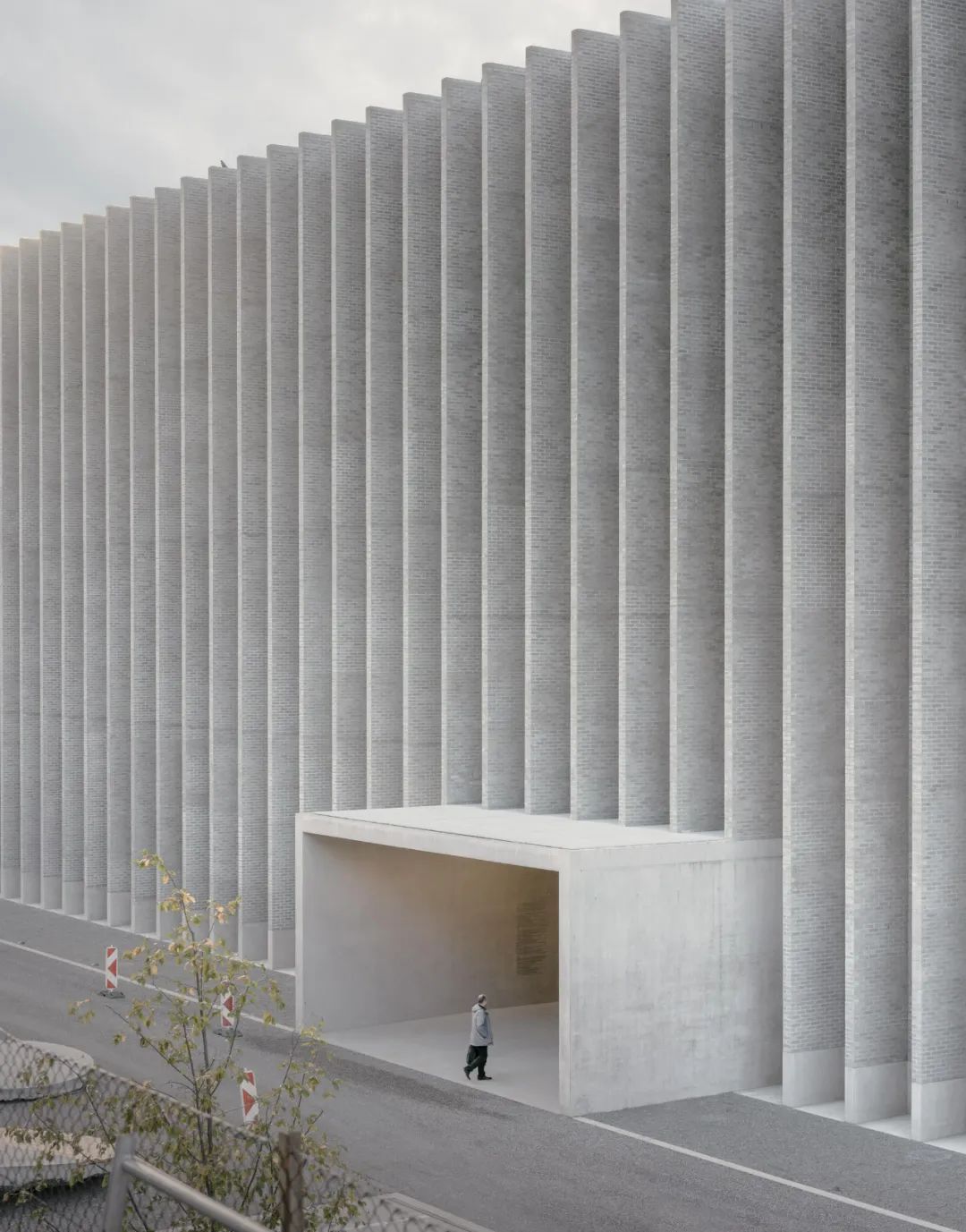 瑞士洛桑新艺术区建成：相遇在“火车站台”休闲区蓝鸢梦想 - Www.slyday.coM