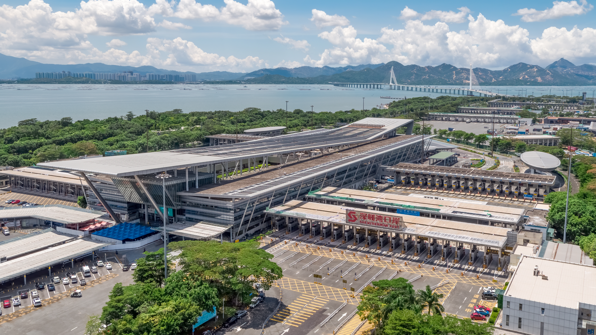 深圳湾口岸今年是香港回归祖国25周年,也是深圳湾出入境边防检查站(下