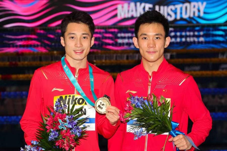 体坛午爆｜练俊杰、杨昊男子双人10米台夺冠，中国女排惜