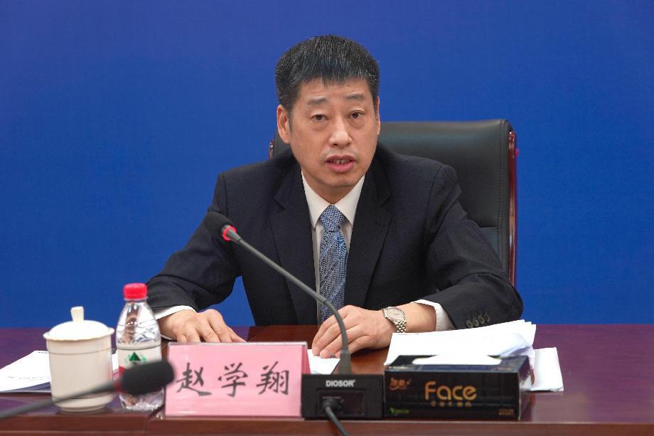 中国海警局副局长赵学翔介绍了海上执法重要举措和工作成果.