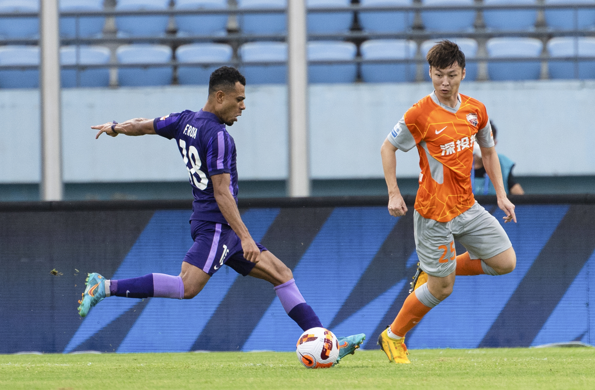 足球中超天津津门虎胜深圳