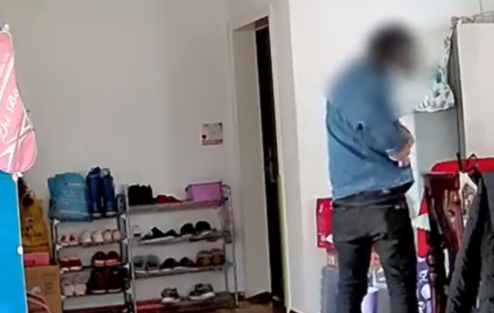 男子分手后 入室偷走前女友价值3万元首饰休闲区蓝鸢梦想 - Www.slyday.coM