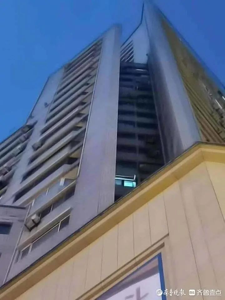 老人散步被一包高空坠落复印纸砸中身亡，更无语的是……休闲区蓝鸢梦想 - Www.slyday.coM