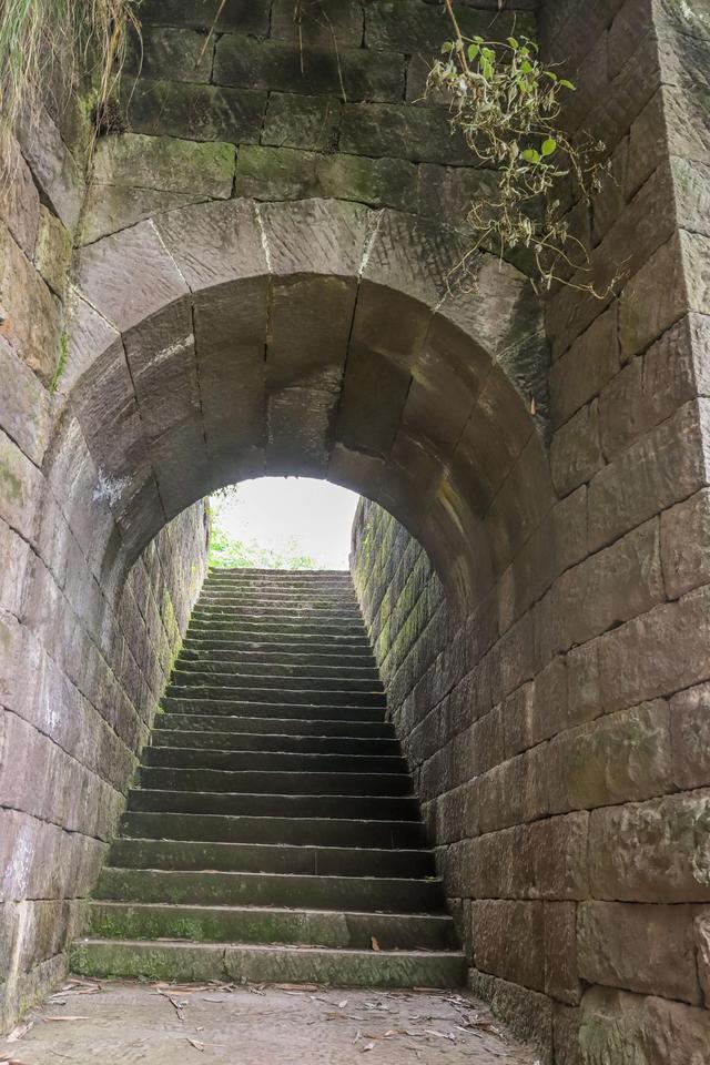 四川泸州发现一座宋代城堡,四座城门保存完好,城内美如世外桃源休闲区蓝鸢梦想 - Www.slyday.coM 四川泸州发现一座宋代城堡,四座城门保存完好,城内美如世外桃源休闲区蓝鸢梦想 - Www.slyday.coM