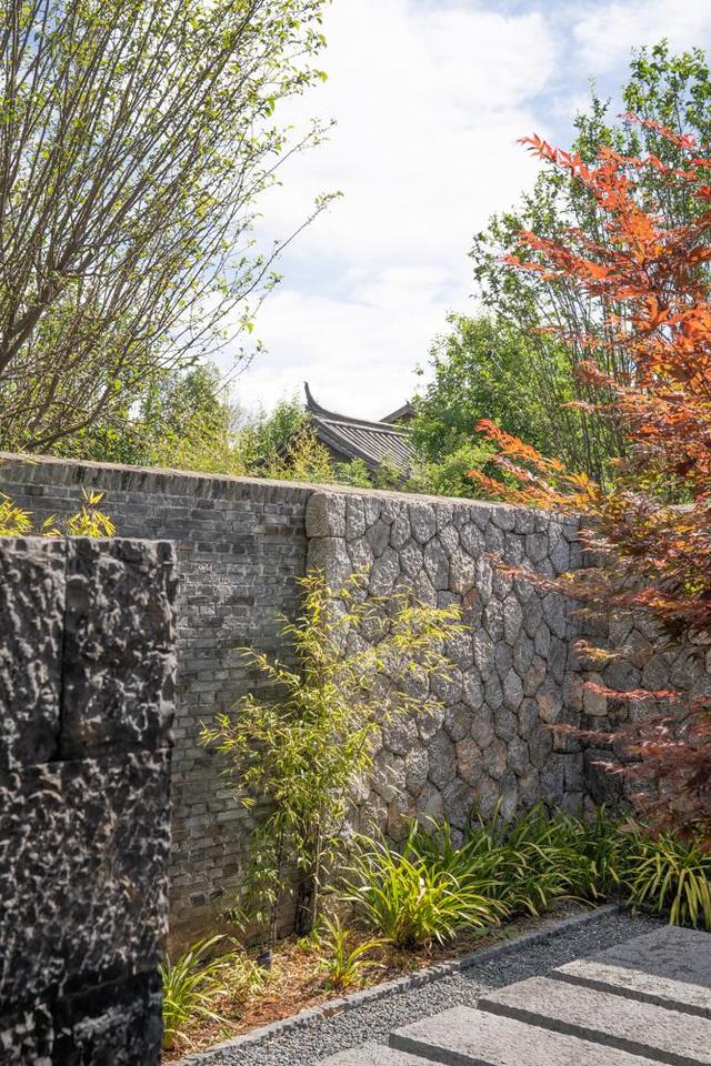 丽江铂尔曼的酒店太舒服了,泡浴缸、晒太阳,度假就应该这样休闲区蓝鸢梦想 - Www.slyday.coM 丽江铂尔曼的酒店太舒服了,泡浴缸、晒太阳,度假就应该这样休闲区蓝鸢梦想 - Www.slyday.coM