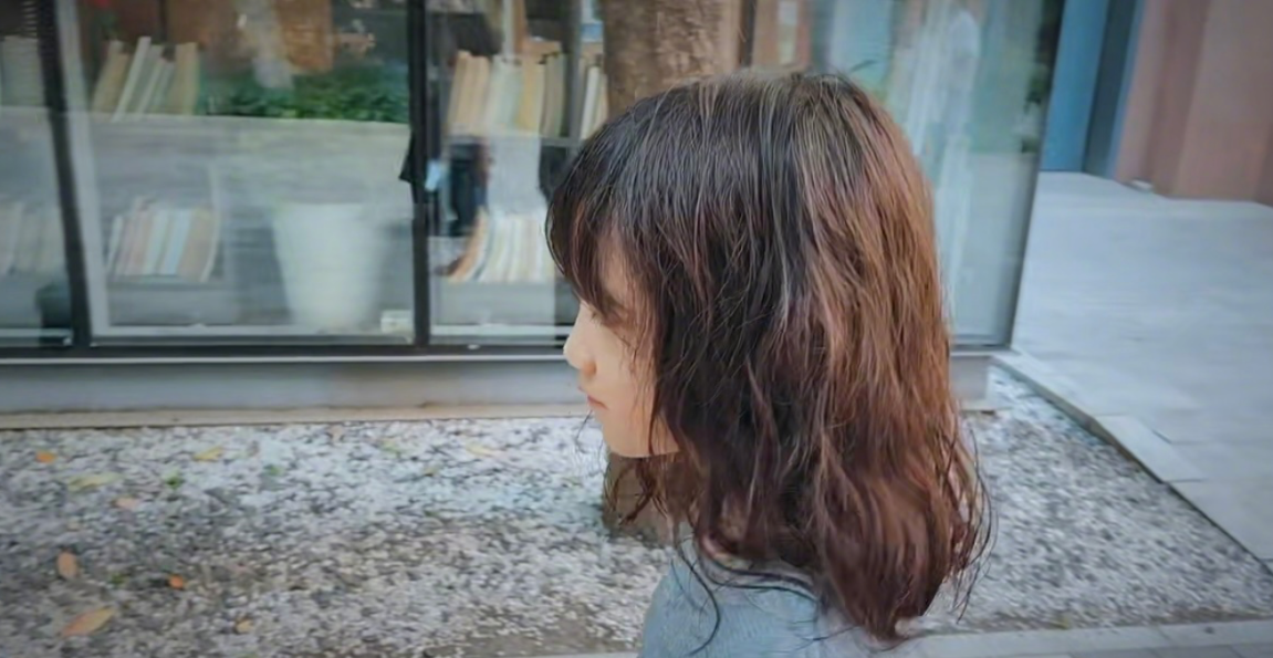 黄磊女儿因为烫头再上热搜,黄磊回应争议,封建观念不支持休闲区蓝鸢梦想 - Www.slyday.coM 黄磊女儿因为烫头再上热搜,黄磊回应争议,封建观念不支持休闲区蓝鸢梦想 - Www.slyday.coM