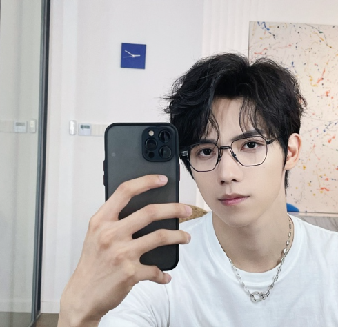 新生代力量!罗一舟为2018级毕业生发言,易烊千玺胡先煦发展前瞻休闲区蓝鸢梦想 - Www.slyday.coM 新生代力量!罗一舟为2018级毕业生发言,易烊千玺胡先煦发展前瞻休闲区蓝鸢梦想 - Www.slyday.coM