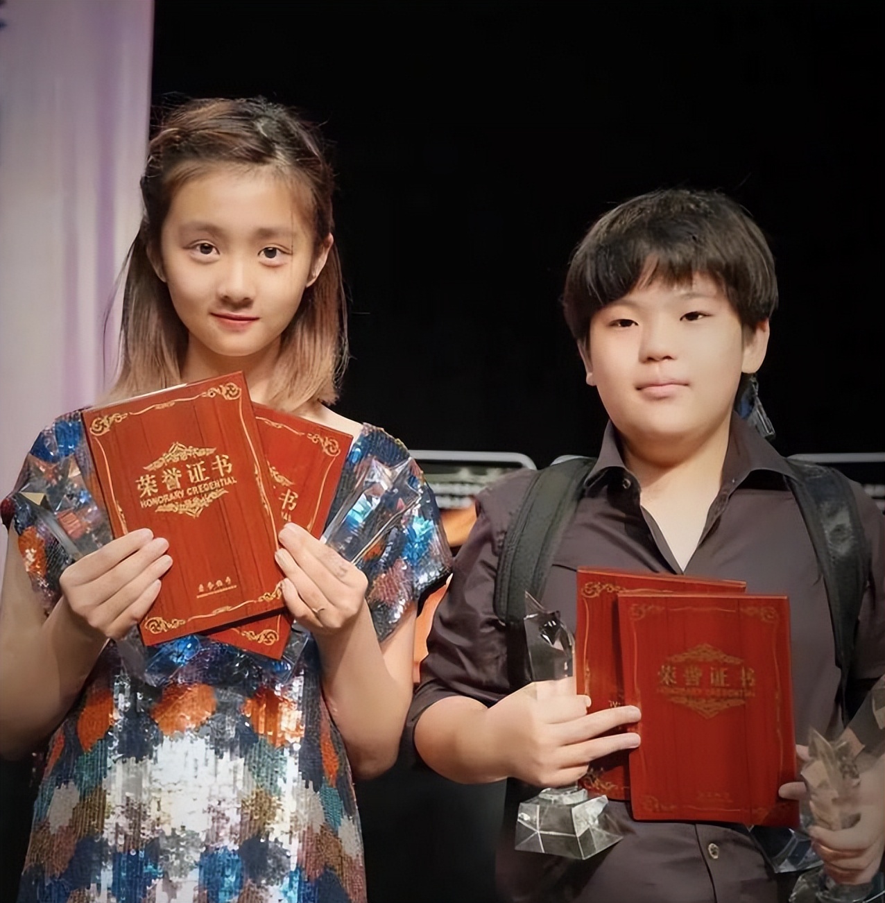 黄磊女儿因为烫头再上热搜,黄磊回应争议,封建观念不支持休闲区蓝鸢梦想 - Www.slyday.coM 黄磊女儿因为烫头再上热搜,黄磊回应争议,封建观念不支持休闲区蓝鸢梦想 - Www.slyday.coM