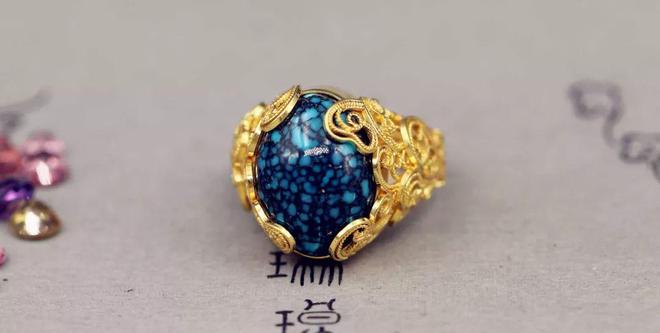 绿松石上的铁线，到底是什么物质？休闲区蓝鸢梦想 - Www.slyday.coM