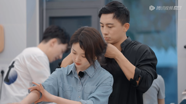 《爱情这件小事》首播，三大恋综CP曝初吻地点，罗拉王再撒糖休闲区蓝鸢梦想 - Www.slyday.coM