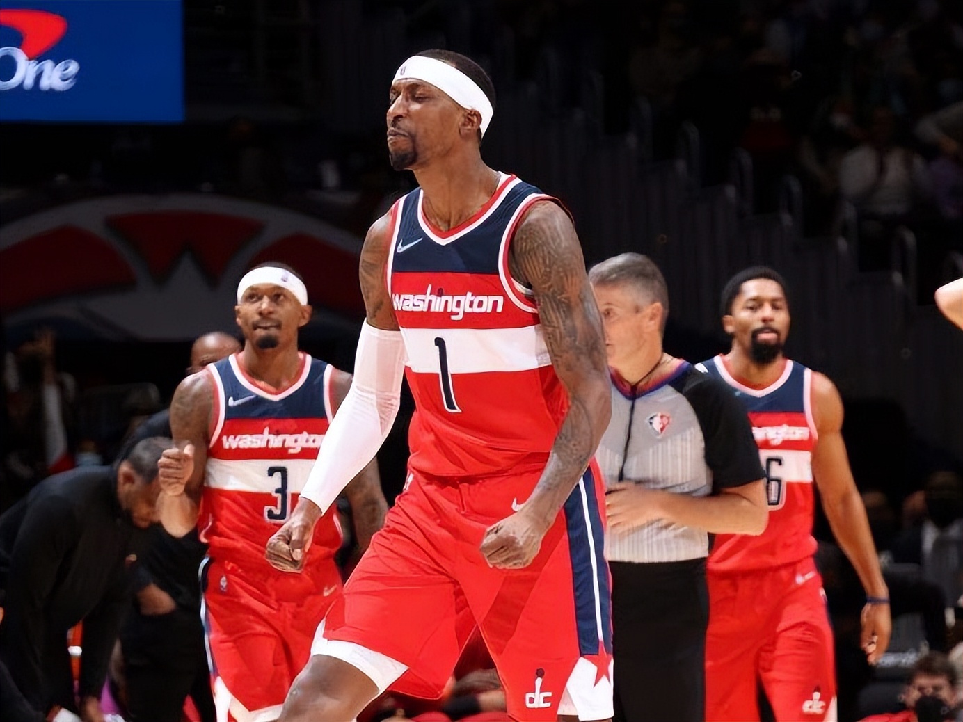 恭喜掘金，2换2交易达成！约基奇迎来冠军3D，一人创历史纪录休闲区蓝鸢梦想 - Www.slyday.coM