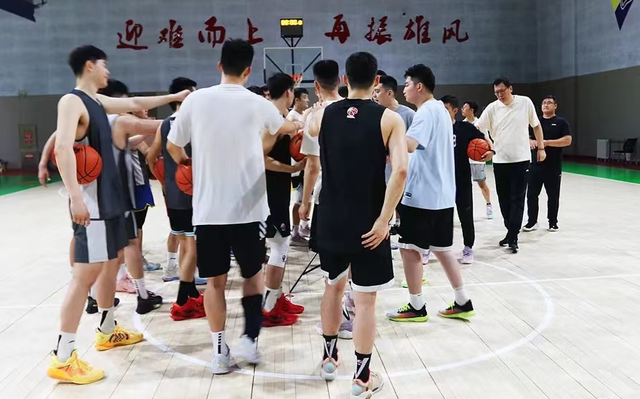 辽宁男篮14人名单确定！出征CBA夏季联赛 谁能脱颖而出？休闲区蓝鸢梦想 - Www.slyday.coM