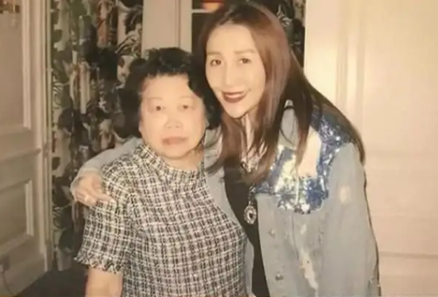 退休后获1.2亿别墅,以及66万的安家费,赌王家保姆地位有多高?休闲区蓝鸢梦想 - Www.slyday.coM 退休后获1.2亿别墅,以及66万的安家费,赌王家保姆地位有多高?休闲区蓝鸢梦想 - Www.slyday.coM