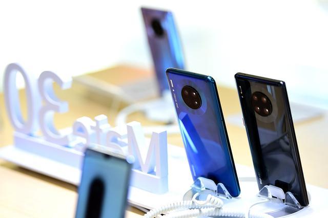 手机店老板一语道破：网购手机和实体店买手机，差距实在太多了休闲区蓝鸢梦想 - Www.slyday.coM