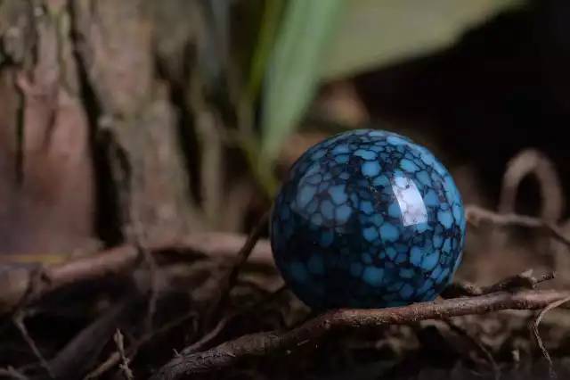 绿松石上的铁线，到底是什么物质？休闲区蓝鸢梦想 - Www.slyday.coM