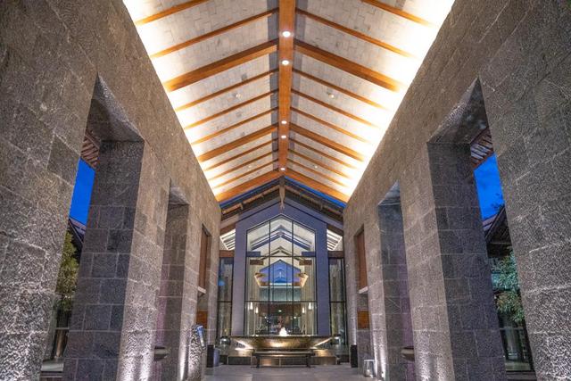 丽江铂尔曼的酒店太舒服了,泡浴缸、晒太阳,度假就应该这样休闲区蓝鸢梦想 - Www.slyday.coM 丽江铂尔曼的酒店太舒服了,泡浴缸、晒太阳,度假就应该这样休闲区蓝鸢梦想 - Www.slyday.coM