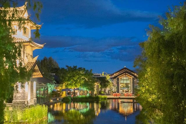 丽江铂尔曼的酒店太舒服了,泡浴缸、晒太阳,度假就应该这样休闲区蓝鸢梦想 - Www.slyday.coM 丽江铂尔曼的酒店太舒服了,泡浴缸、晒太阳,度假就应该这样休闲区蓝鸢梦想 - Www.slyday.coM