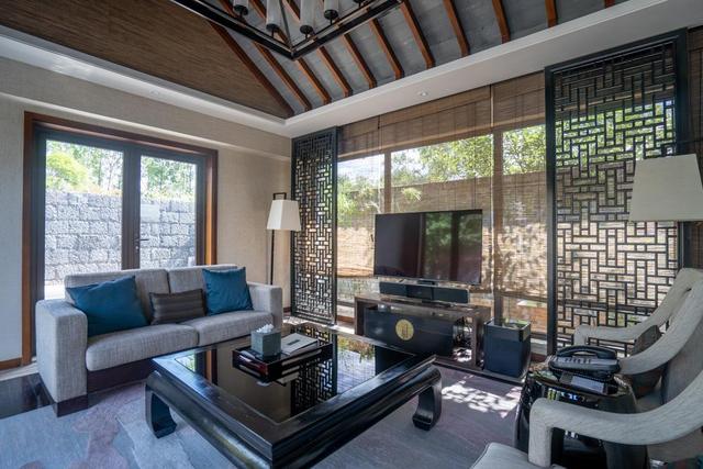 丽江铂尔曼的酒店太舒服了,泡浴缸、晒太阳,度假就应该这样休闲区蓝鸢梦想 - Www.slyday.coM 丽江铂尔曼的酒店太舒服了,泡浴缸、晒太阳,度假就应该这样休闲区蓝鸢梦想 - Www.slyday.coM