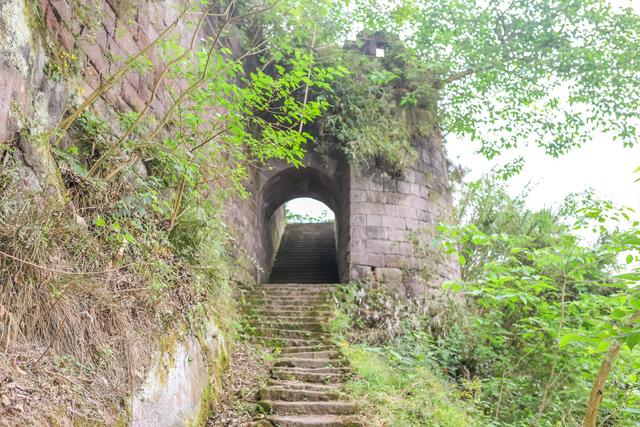 四川泸州发现一座宋代城堡,四座城门保存完好,城内美如世外桃源休闲区蓝鸢梦想 - Www.slyday.coM 四川泸州发现一座宋代城堡,四座城门保存完好,城内美如世外桃源休闲区蓝鸢梦想 - Www.slyday.coM
