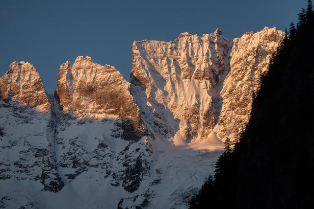 超多人选择徒步去雨崩,因为这里囊括了世界最美的景色休闲区蓝鸢梦想 - Www.slyday.coM 超多人选择徒步去雨崩,因为这里囊括了世界最美的景色休闲区蓝鸢梦想 - Www.slyday.coM
