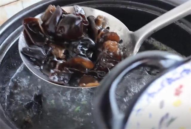 这才是凉拌苦瓜的正确做法,翠绿好吃不苦有诀窍,看一遍就学会休闲区蓝鸢梦想 - Www.slyday.coM 这才是凉拌苦瓜的正确做法,翠绿好吃不苦有诀窍,看一遍就学会休闲区蓝鸢梦想 - Www.slyday.coM