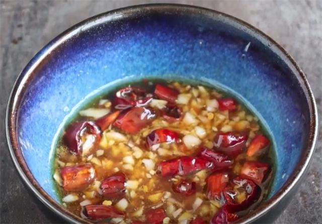 这才是凉拌苦瓜的正确做法,翠绿好吃不苦有诀窍,看一遍就学会休闲区蓝鸢梦想 - Www.slyday.coM 这才是凉拌苦瓜的正确做法,翠绿好吃不苦有诀窍,看一遍就学会休闲区蓝鸢梦想 - Www.slyday.coM