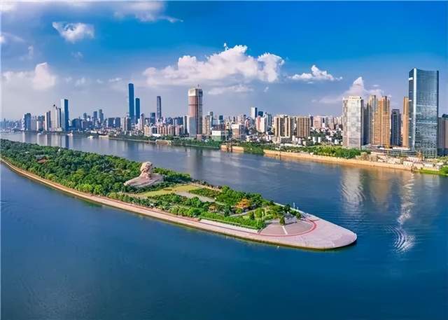长沙，第1名！年轻人为什么这么爱长沙？休闲区蓝鸢梦想 - Www.slyday.coM