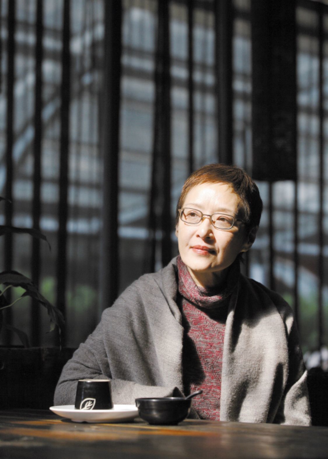 看到69岁胡因梦才明白:真正优雅老去的女人,不用扮嫩更有气质休闲区蓝鸢梦想 - Www.slyday.coM 看到69岁胡因梦才明白:真正优雅老去的女人,不用扮嫩更有气质休闲区蓝鸢梦想 - Www.slyday.coM