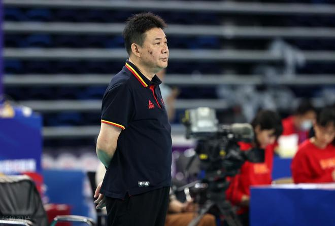 上午7点!国际排联最新官宣引发争议，中国女排球迷吐槽：想念郎导休闲区蓝鸢梦想 - Www.slyday.coM