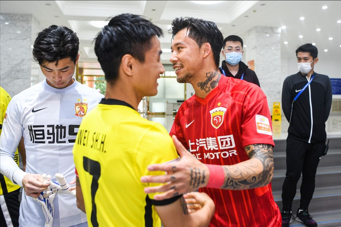 于大宝退出国家队为了逃避东亚杯?他们离开了,还能骂谁?休闲区蓝鸢梦想 - Www.slyday.coM 于大宝退出国家队为了逃避东亚杯?他们离开了,还能骂谁?休闲区蓝鸢梦想 - Www.slyday.coM